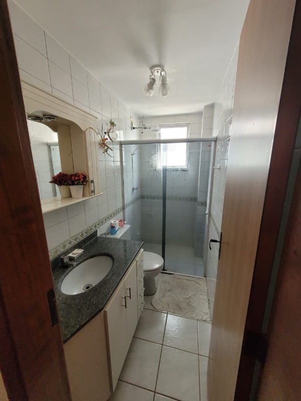 Apartamento à venda com 2 quartos, 69m² - Foto 4