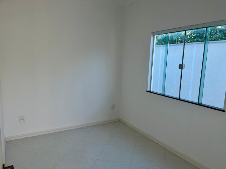 Casa à venda com 3 quartos, 210m² - Foto 4