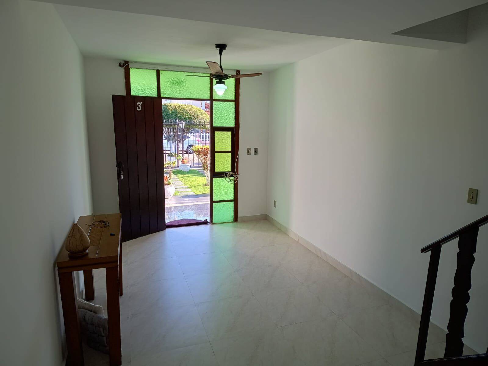 Casa de Condomínio à venda com 2 quartos, 100m² - Foto 1